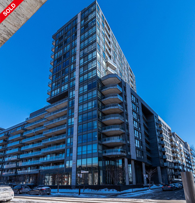 365 Rue St-André #822